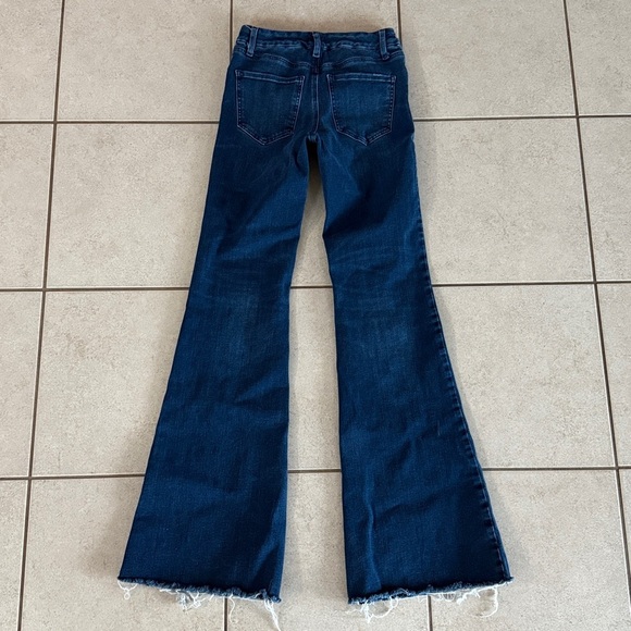 Express 70's Flare Midrise Flexx Hyper Stretch with Raw Hem in Dark Wash Small L - Picture 7 of 10